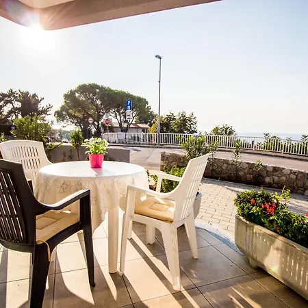 Milka 1 Apartamento Njivice