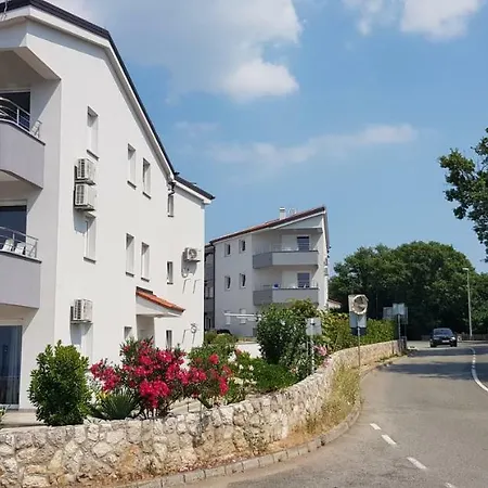 Milka 1 Apartamento Njivice