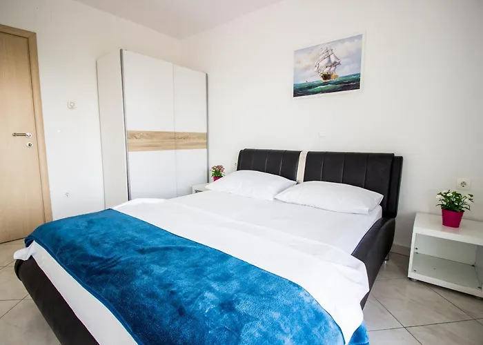 Appartement Milka 1 *