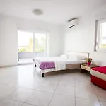 דירה Milka 1 *