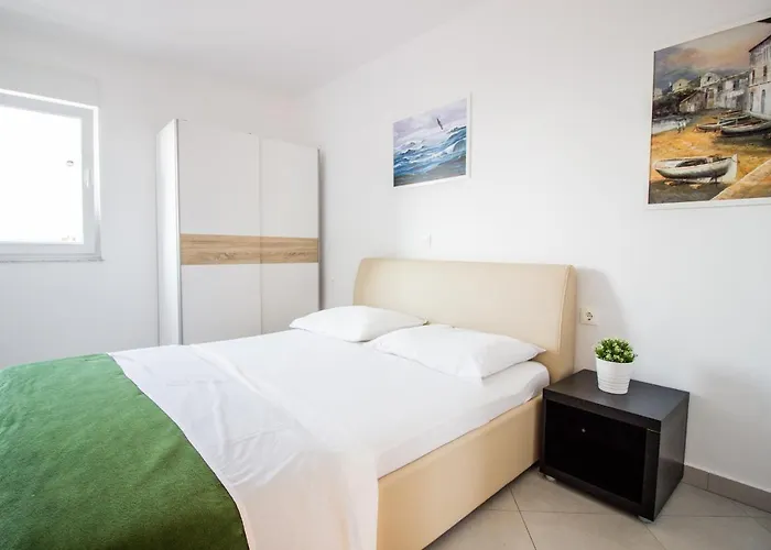 Milka 1 Apartman Njivice
