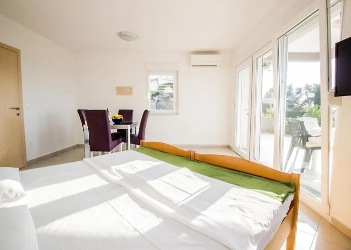 Apartman Milka 1 *
