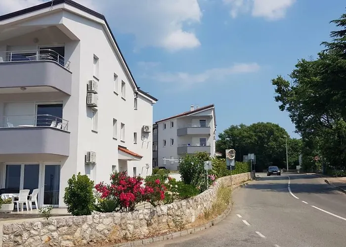 Milka 1 Apartman Njivice